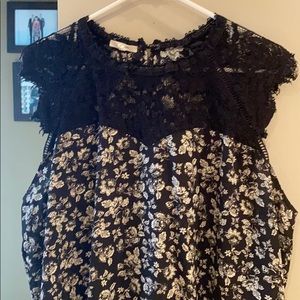 Maurices lace and black & white floral top